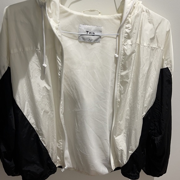 Aritzia Windbreaker Jacket ✨ - Picture 8 of 8